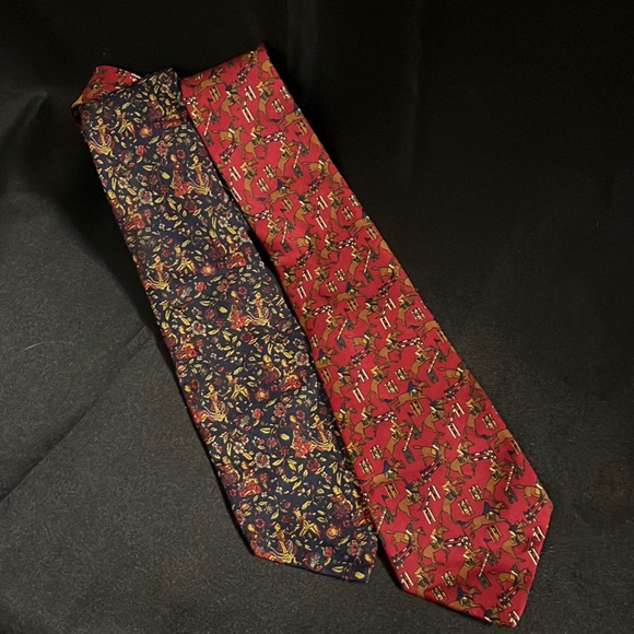 Set of two Salvatore Ferragamo ties in excellent condition - Picture 1 of 6
